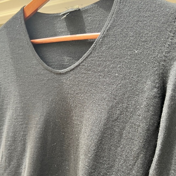 Talbots Womens Black Classic Merino Wool V-Neck Minimalist Pullover Sweater XS - Picture 7 of 7